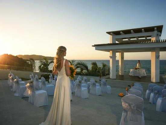 Locación para ceremonia incluida en los paquete de bodas en la playa